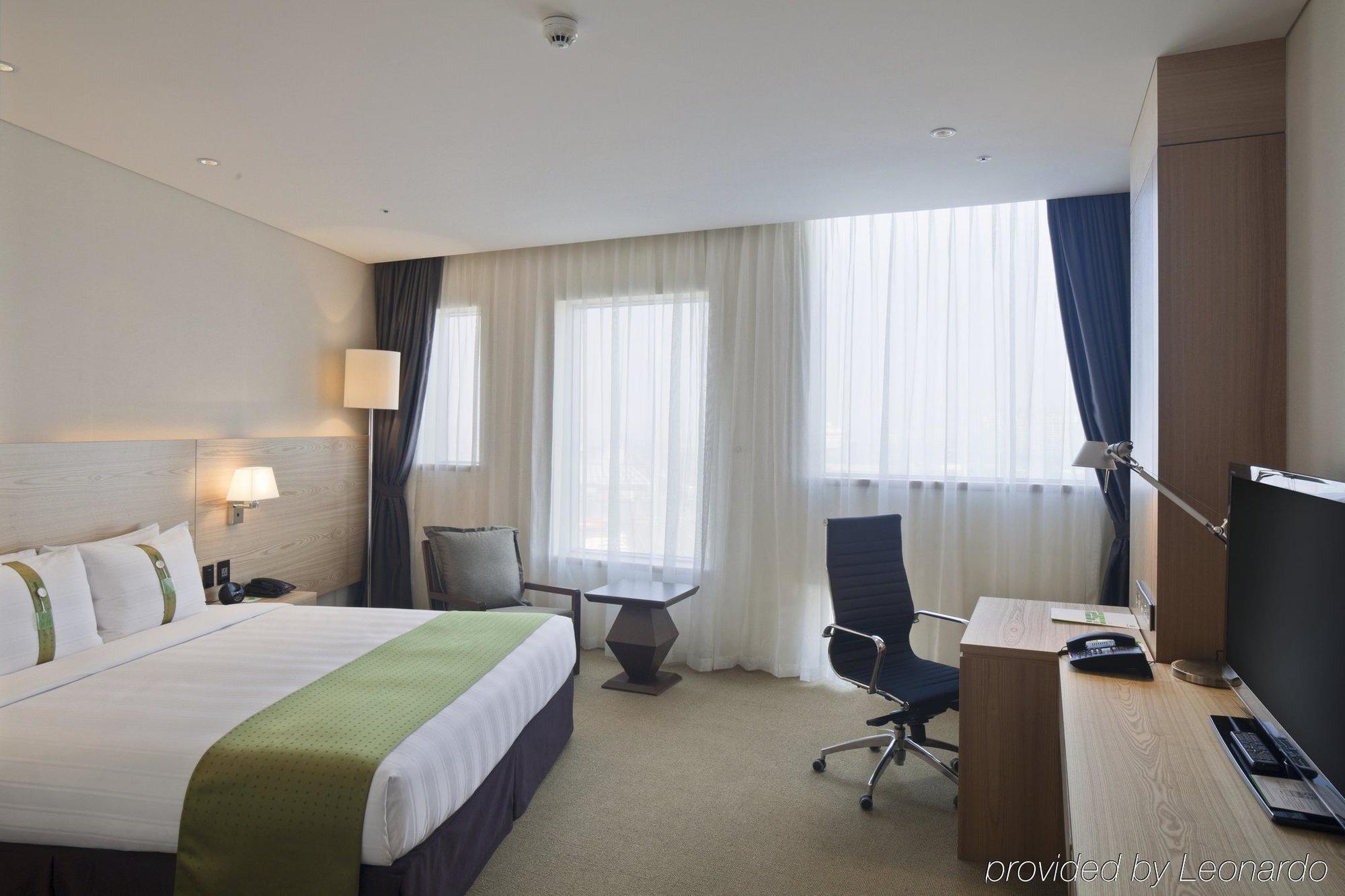 Отель Ramada Plaza By Wyndham Gwangju Кванджу Экстерьер фото